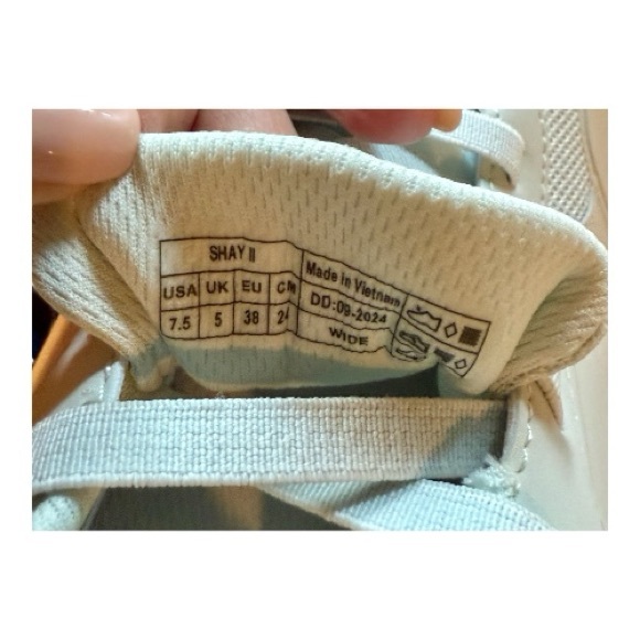 VIONIC Shay II Women's sneakers, frost white, 7 1/2 Wide, NEW in box, never worn - Picture 6 of 11